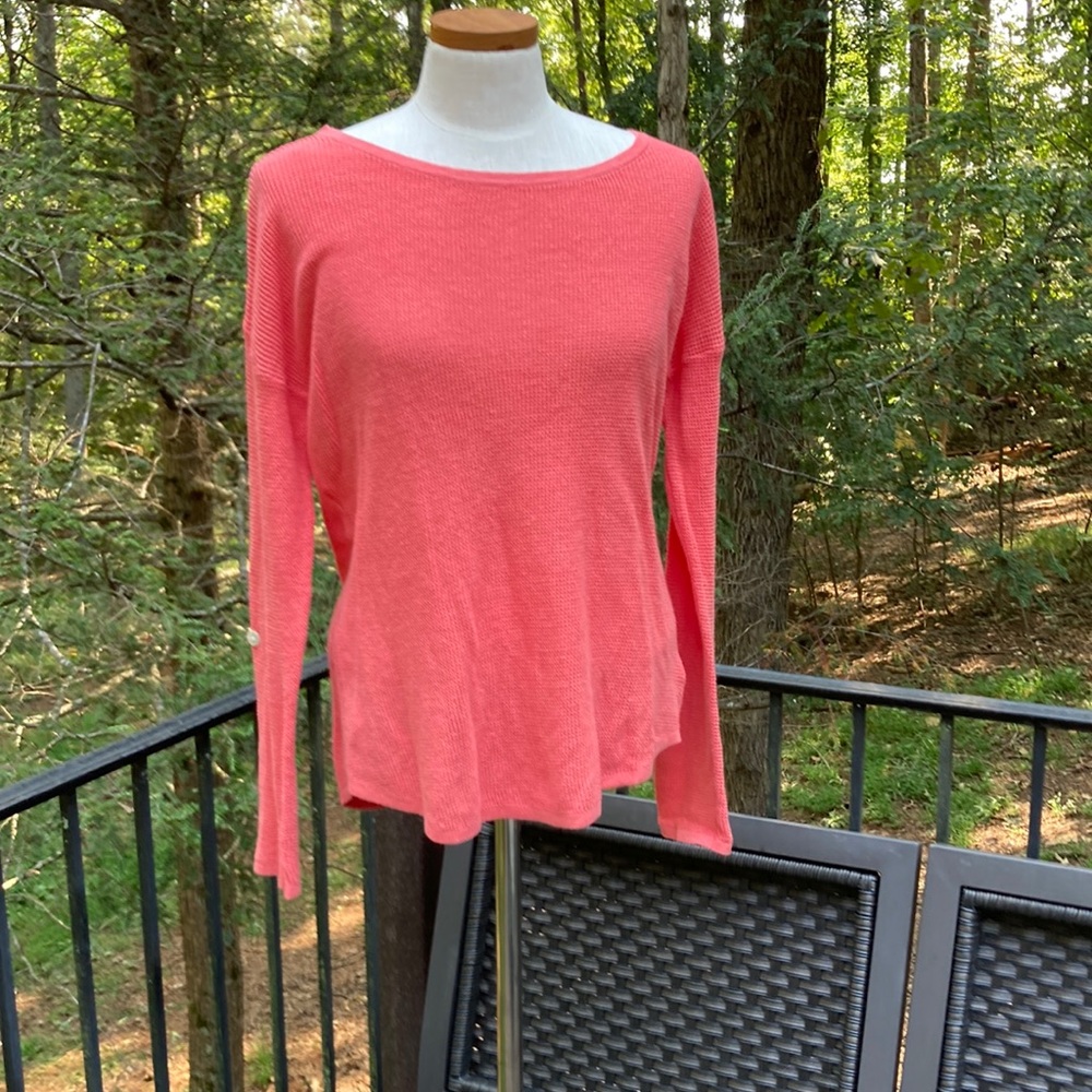 Max Studios waffle knit salmon top sz. M